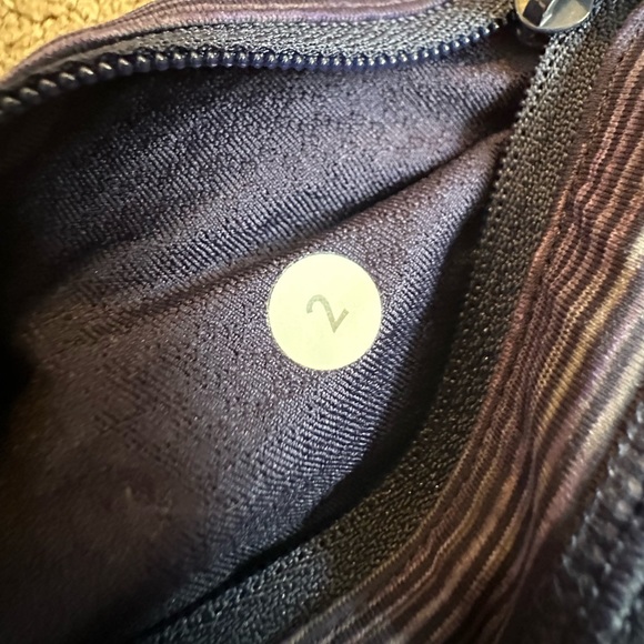 purple lululemon cropped leggings - Picture 4 of 4